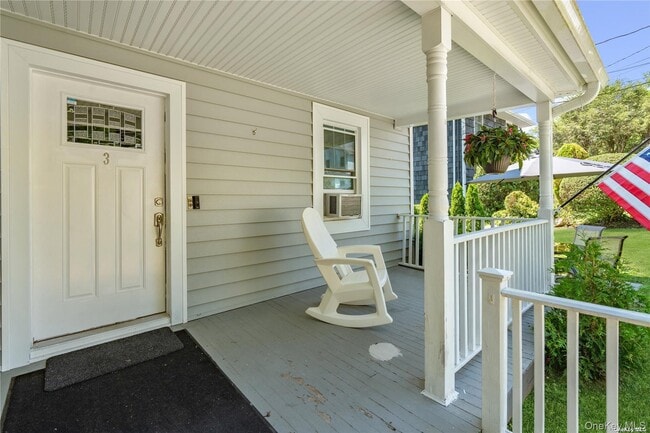 Building Photo - 3 Pine St