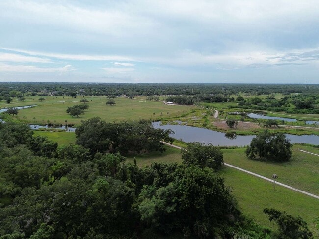 Building Photo - 423 Whispering Oaks Ct