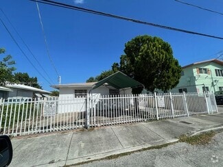 Building Photo - 1019 NW 24th St