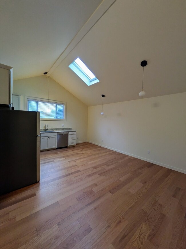 Building Photo - Your Mediterranean-Modern Oasis Awaits