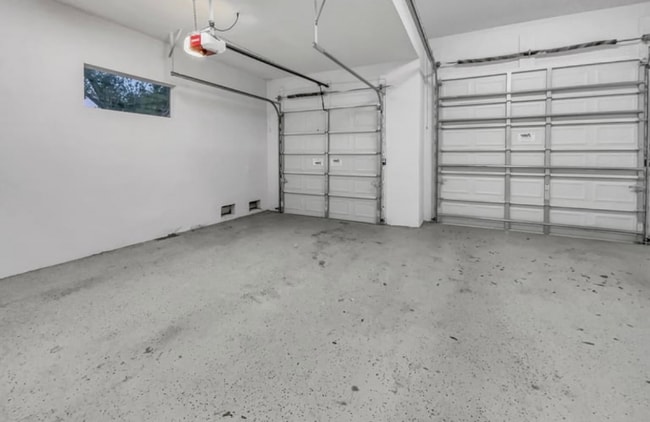 Building Photo - 1545 SW 32nd St