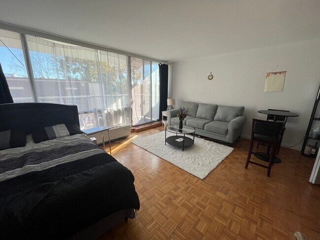 Foto del edificio - 45 Longwood Ave