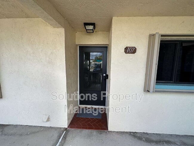 Building Photo - 100 Canebreakers Dr