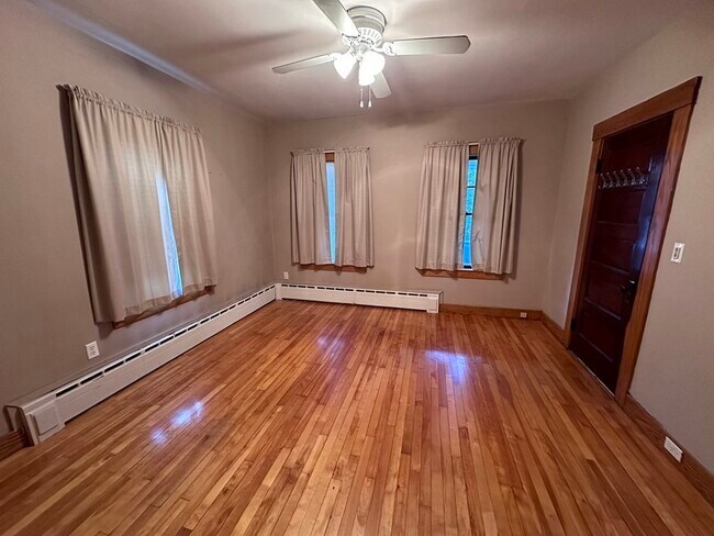 Building Photo - 262 South St