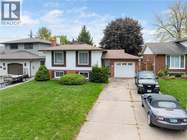 Photo du bâtiment - 13 Meadowbrook Crescent