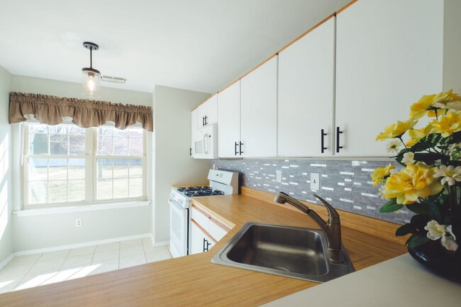 Foto del edificio - 653 Covington Ct