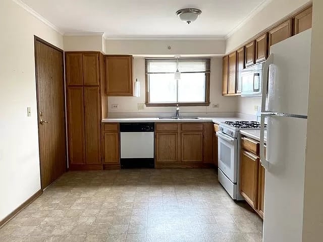 Kitchen View 2 - 1514 N River West Ct