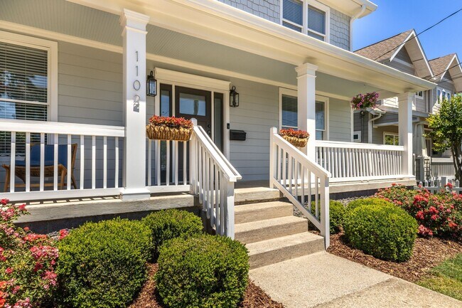 Building Photo - 1102 Caldwell Ave