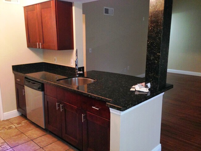Foto del edificio - 2440 NW 33rd St