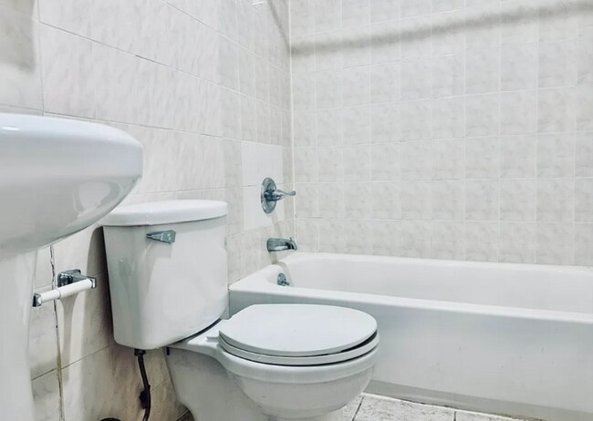 Foto del edificio - E.3rd E3rd St