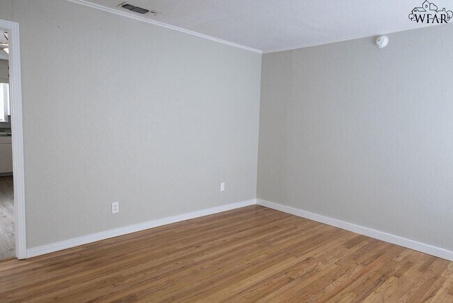 Foto del edificio - 3303 Sherwood Ln