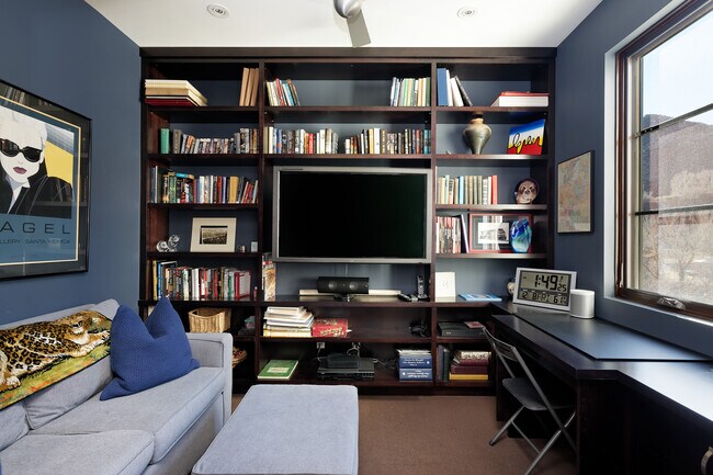 Foto del edificio - 301 Liberty Ln
