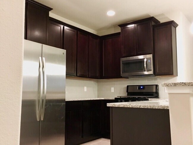 Foto del edificio - 2304 S Lakeline Blvd