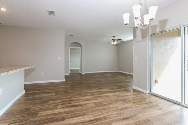 Building Photo - 3861 SW Kakopo St
