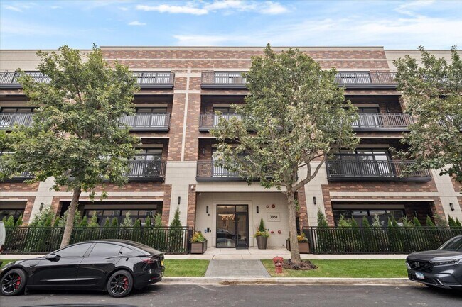 Foto del edificio - 3951 N Wayne Ave