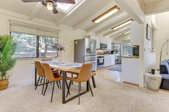 Foto del edificio - 2820 Greenway Dr