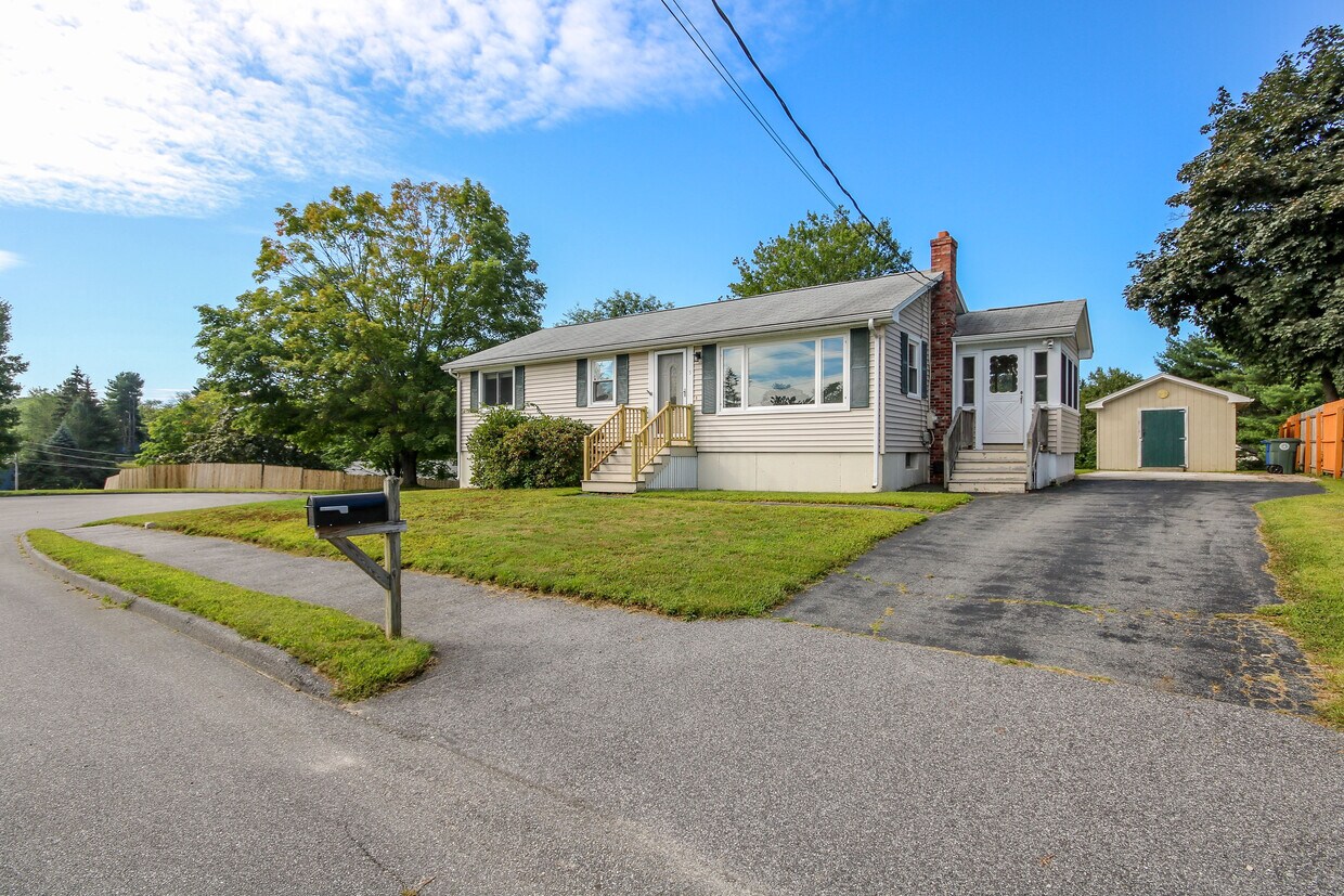 5 Plymouth Rd, Westbrook, ME 04092 House Rental in Westbrook, ME