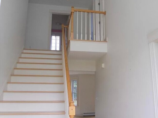 Building Photo - 5 Sunnyfield Ln