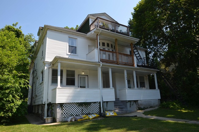 Building Photo - Roland Park Apartments