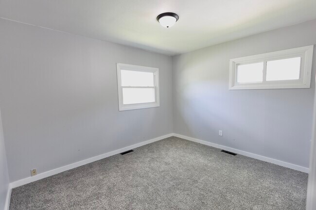 Foto del edificio - 2851 Fillmore Ln