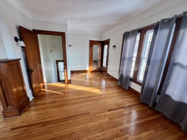 Foto del edificio - 9176 Chamberlain St