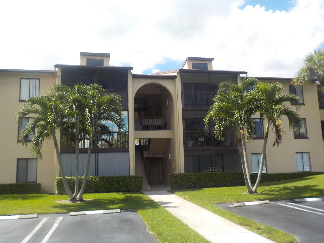 624 Sea Pine Way Unit B3, Greenacres, FL 33415 Condo for Rent in Greenacres, FL