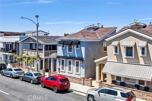 Primary Photo - 206 E Balboa Blvd