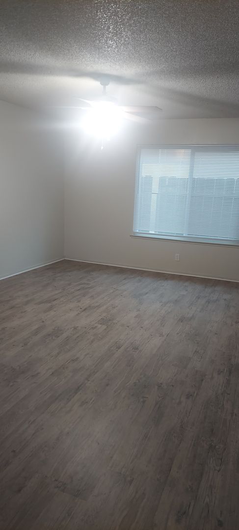 Foto del edificio - 1040 E Donna Dr