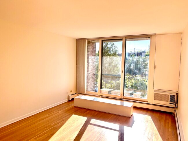 Sala de estar - 5435 N Artesian Ave