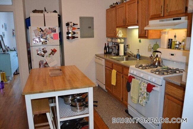 Building Photo - 17 Cummings Rd