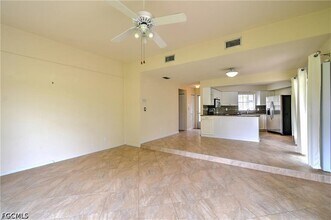 Building Photo - 9 Park Ln Cir