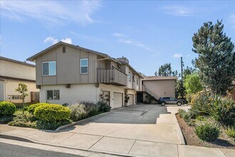 Building Photo - 10315 Alpine Dr