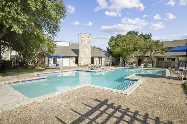 Building Photo - Highland Ridge