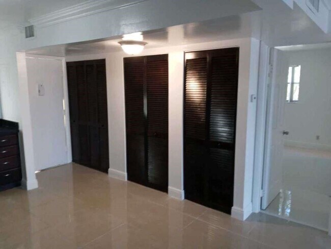 Foto del edificio - 3120 N Pine Island Rd
