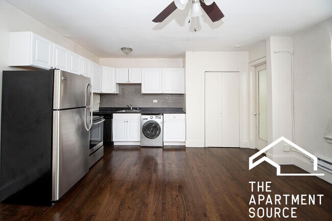 Photo - 3345 N Marshfield Ave Apartment