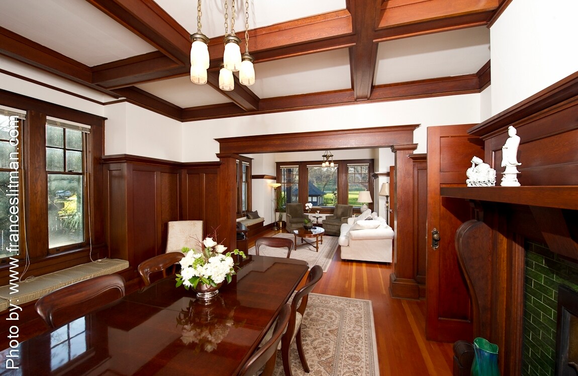 940 Heywood Av, Victoria, BC V8V 2Y3 House for Rent in Victoria, BC