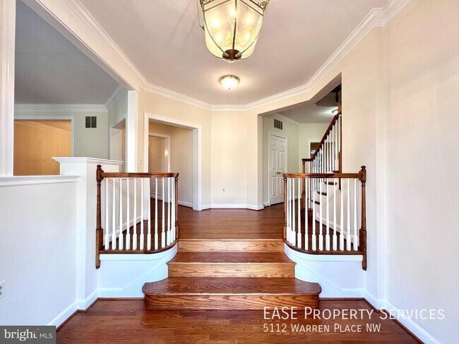 Foto del edificio - 5112 Warren Pl NW