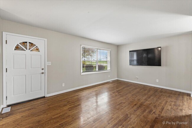 Building Photo - 33W021 Bonnie St