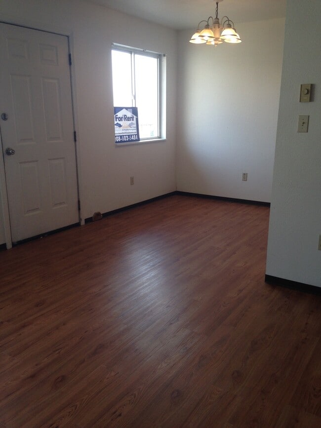 Building Photo - 1605 Levick St