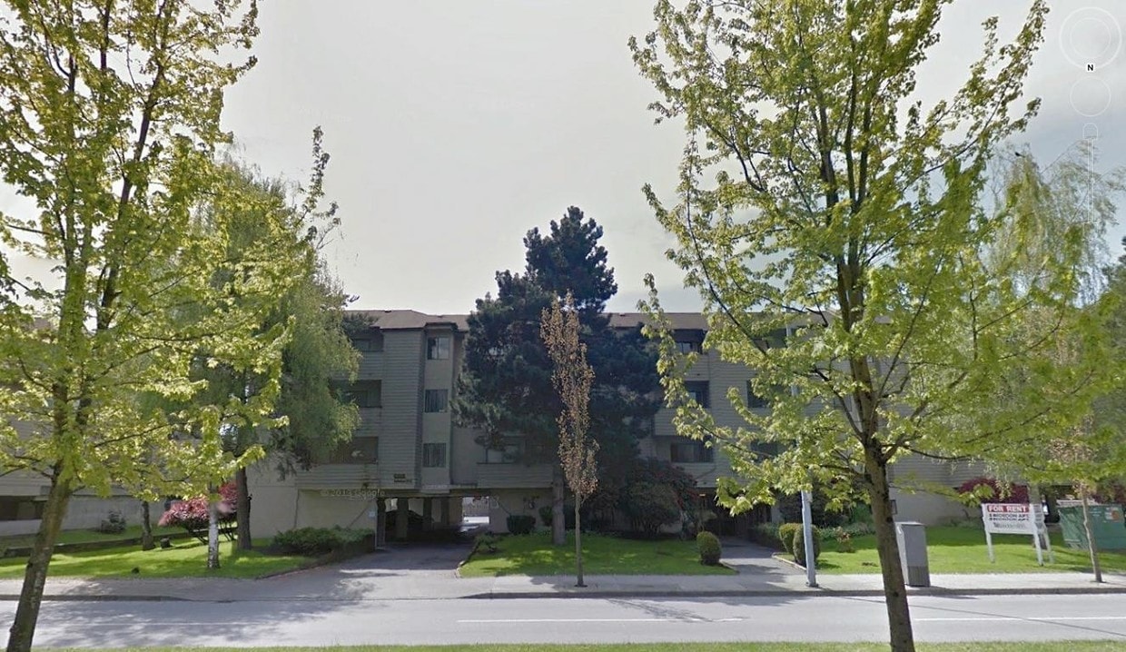 Building Photo - Ronald S Roadburg Residences