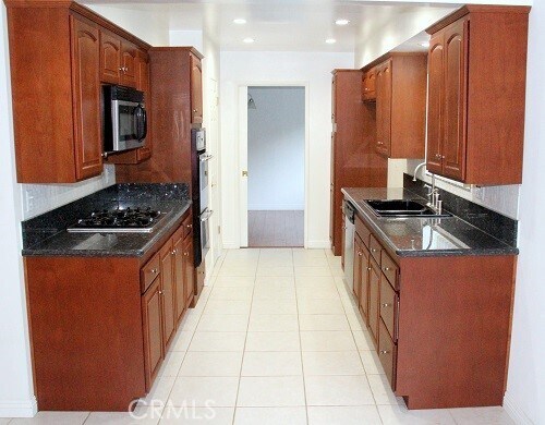 Foto del edificio - 4812 Browndeer Ln