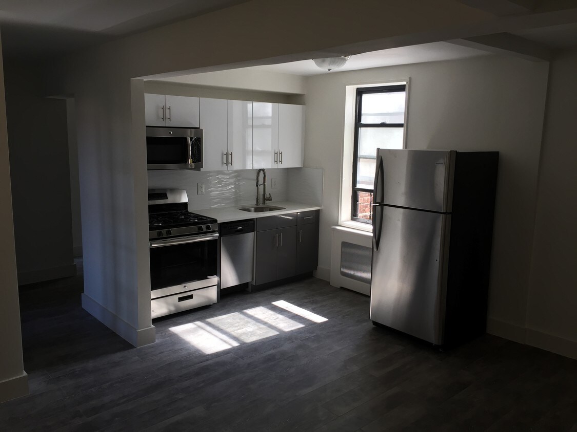 Foto principal - 13245 Maple Ave