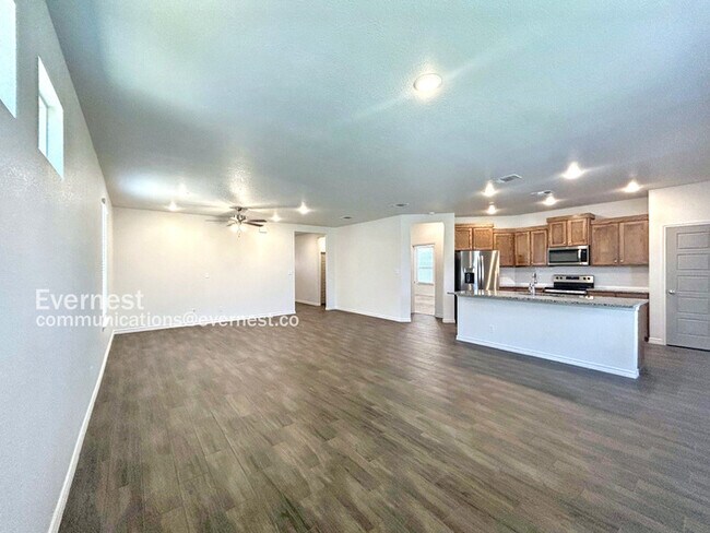 Foto del edificio - 2216 Hornbeam St