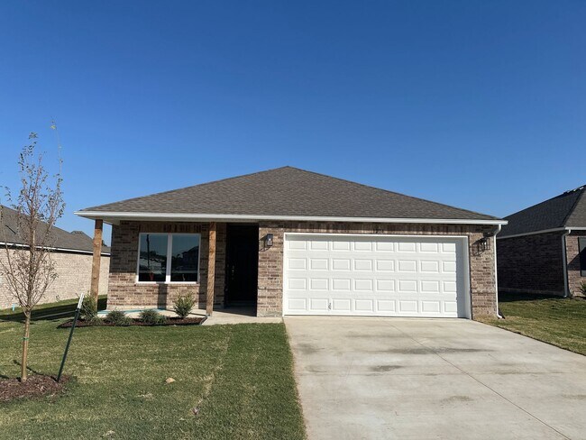 Building Photo - NOW PRELEASING!  Three Bedroom | Two Bath Home in Broken Arrow