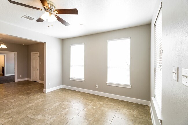 Foto del edificio - 3223 Bay Oaks Harbor Dr