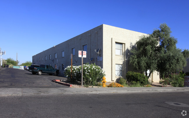 Building Photo - Casa Hermosa Apartments