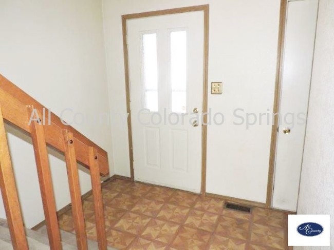 Foto del edificio - 4301 Hunting Meadows Cir