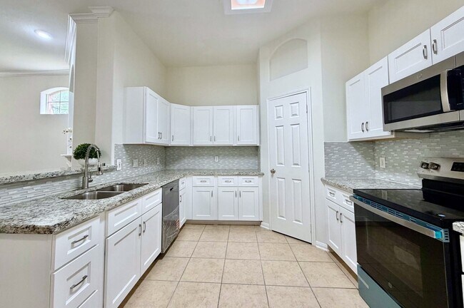 Foto del edificio - 2710 Grants Lake Blvd