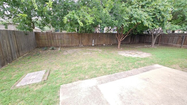 Building Photo - 1301 Nightshade Ln