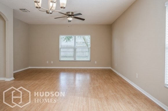 Foto del edificio - NOW AVAILABLE! 8418 Hawbuck St, New Port R...